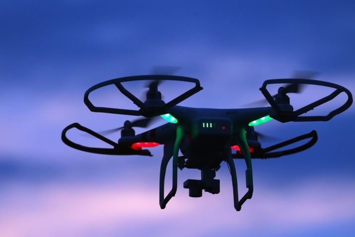 İspanya’da Polis Dışarıda Gezenleri Dronelar İle Uyarıyor