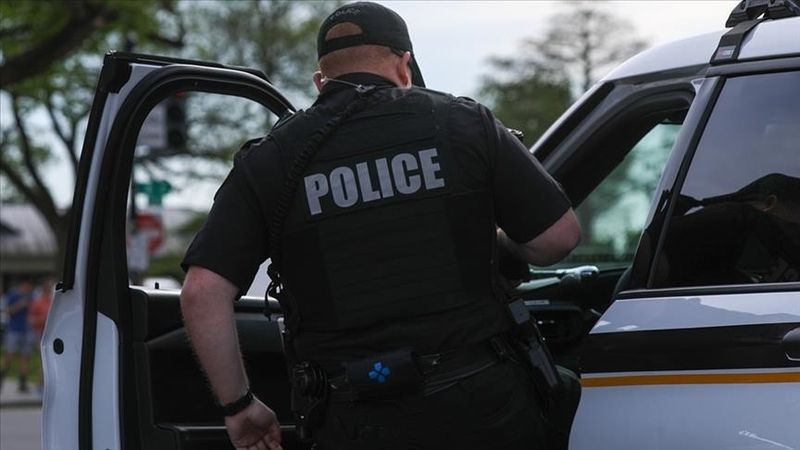 ABD polisi, sürücü koltuğundaki genci arabadan inmediği için vurdu