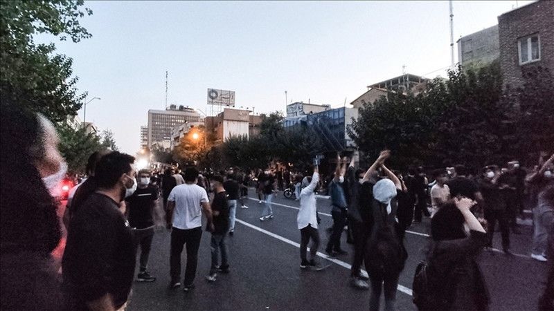 İran'daki gösterileriler yeniden alevlendi