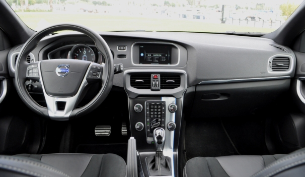 volvo v40 t5 r-desing testi otogundem1